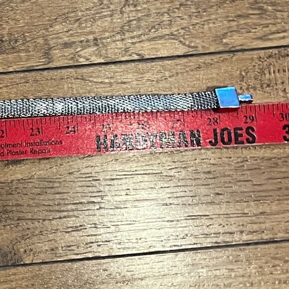 Ellen Tracy Silver Tone Mesh Belt - Picture 11 of 13